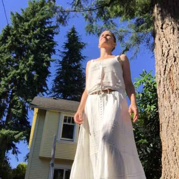 Meet your Posher, Alison - Picture 1 of 1